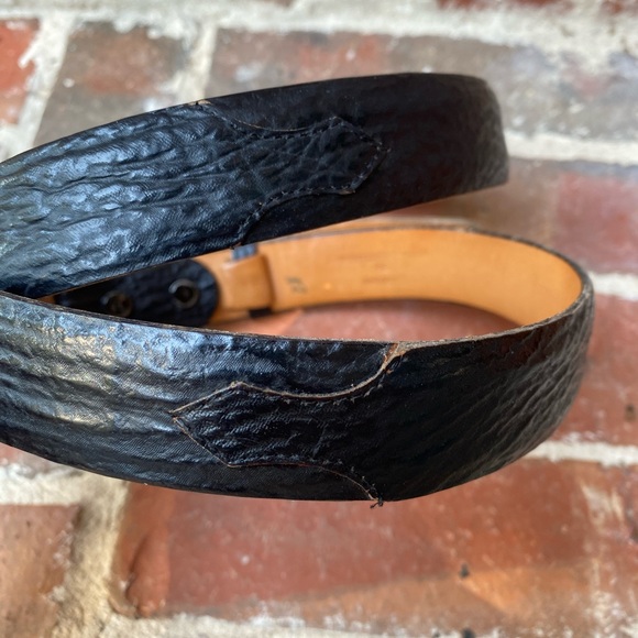 Black Sharkskin belt with gold tone removable buckle - Picture 3 of 13